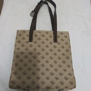 Dooney and Bourke pocket book
